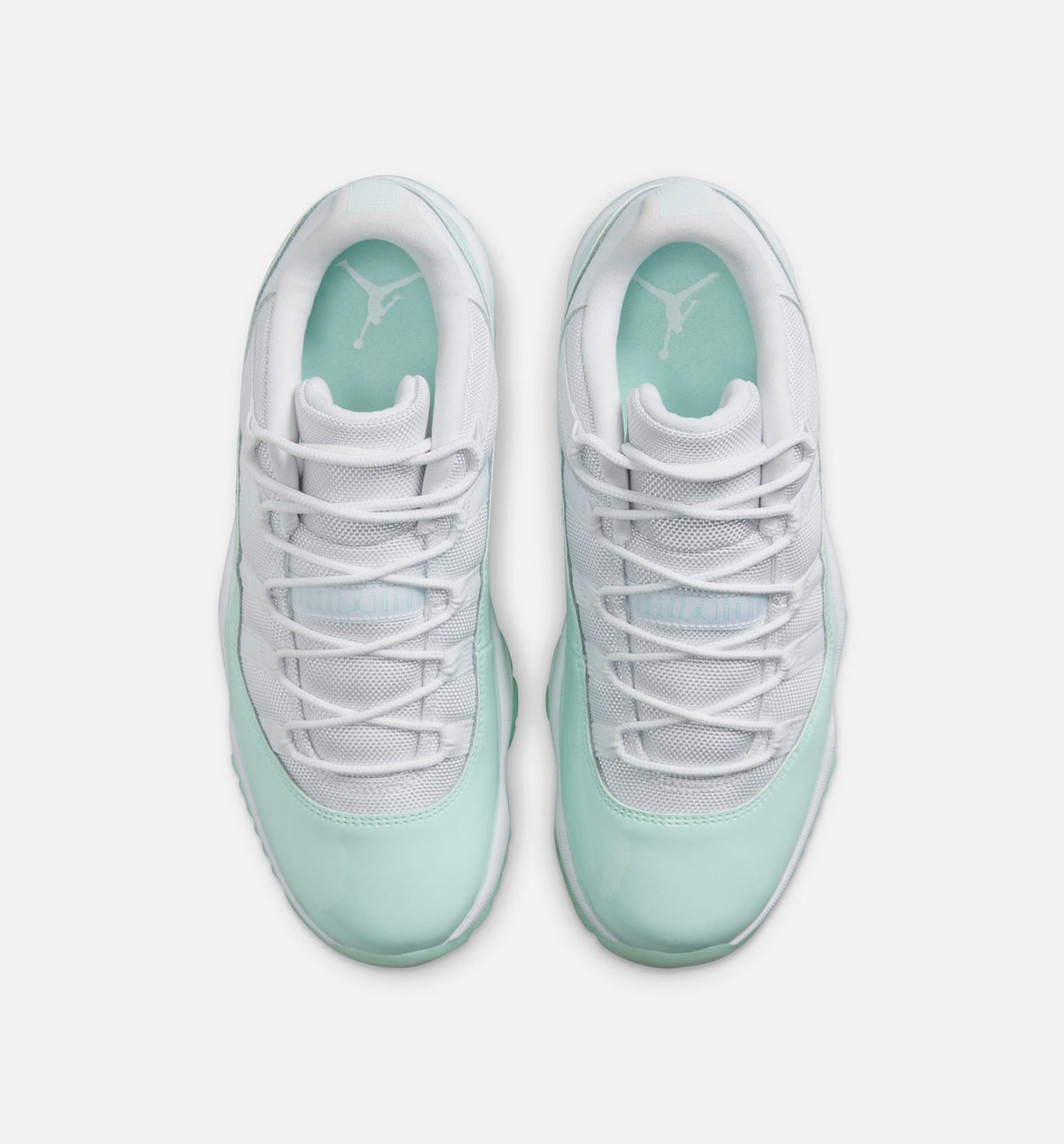 Air Jordan 11 Retro Low Igloo Women's Lifestyle Shoe - White/Igloo