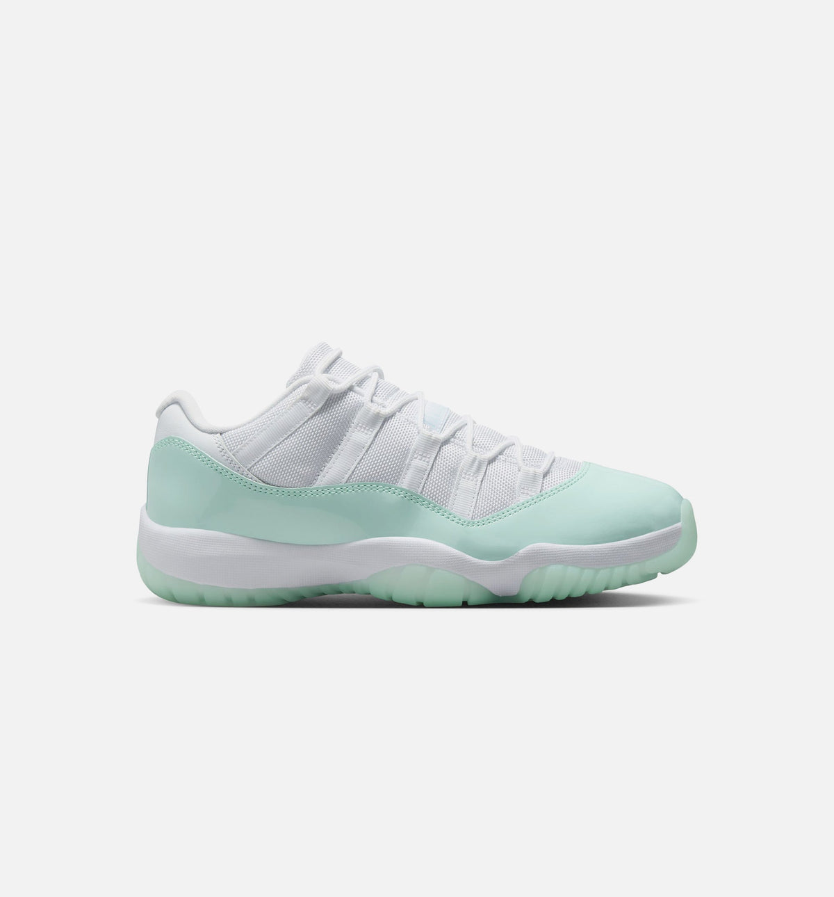 Air Jordan 11 Retro Low Igloo Women's Lifestyle Shoe - White/Igloo