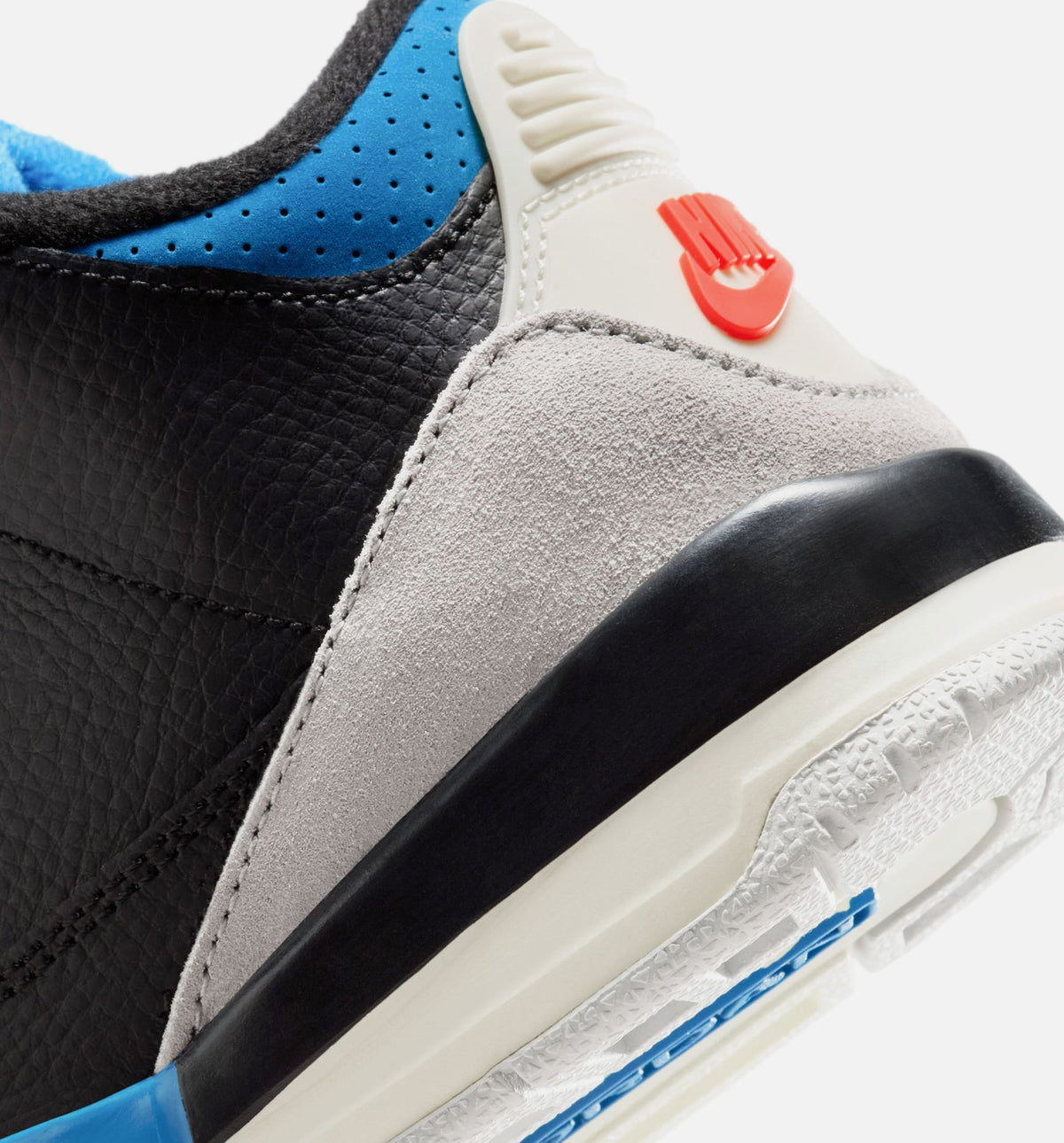 Air Jordan 3 Retro OG Rare Air Preschool Shoe - Black/Chile Red/Neutral Grey