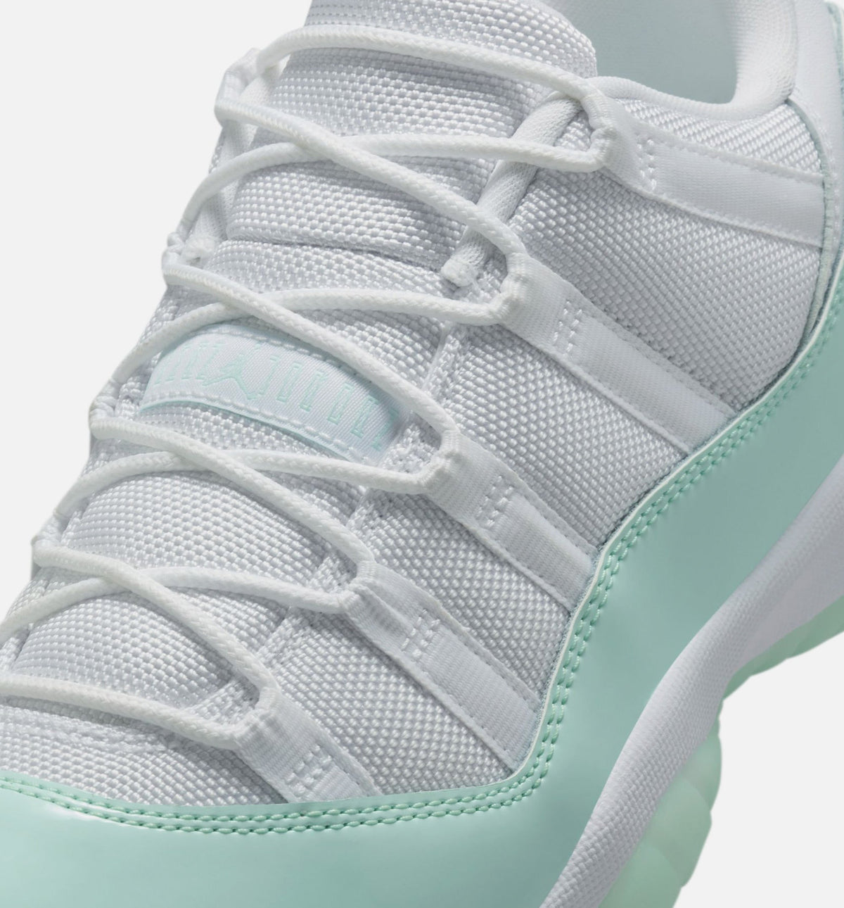Air Jordan 11 Retro Low Igloo Women's Lifestyle Shoe - White/Igloo