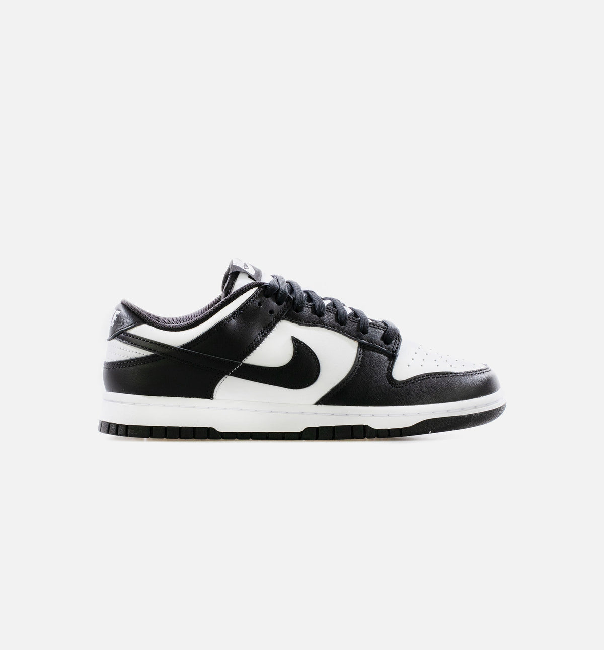 Dunk Low Men's Lifestyle Shoe - Black/White